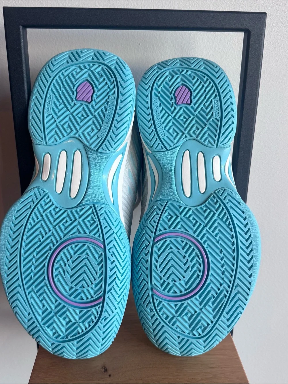K-Swiss Tennis Shoes in White & Light Blue size 4